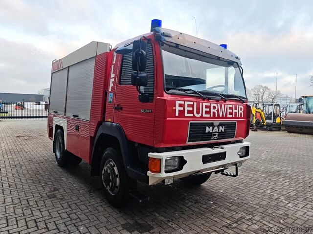 İtfaiye aracı MAN 10.224 LA 4x4 Tanklösch Fahrzeug