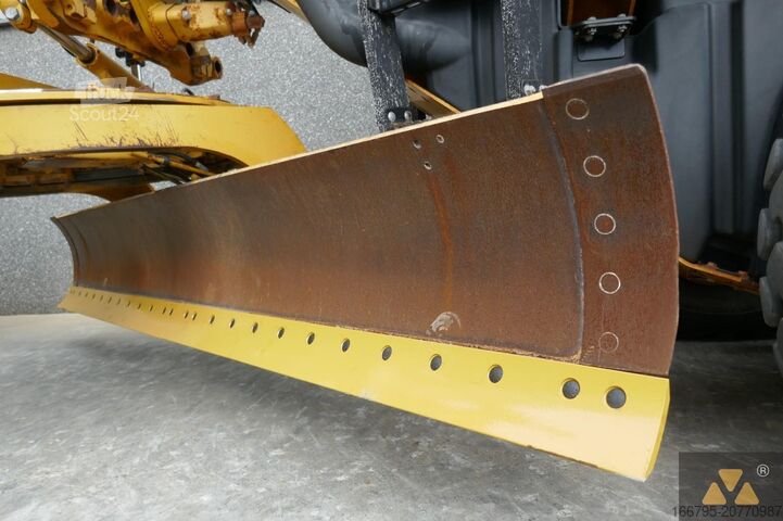 Greyder Caterpillar 120M