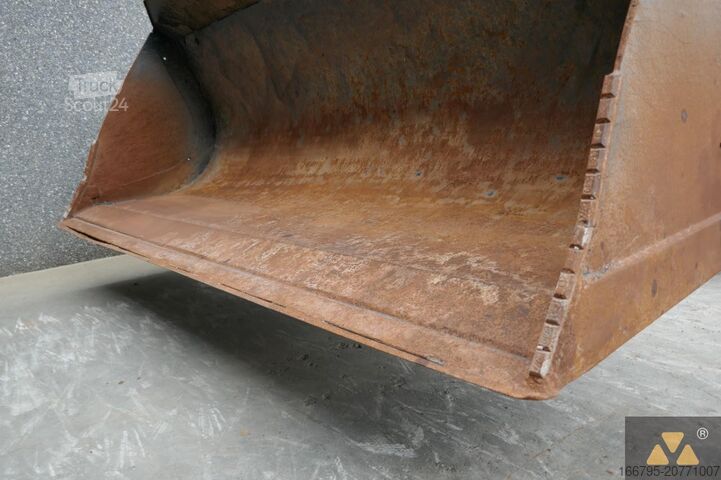 Pala gommata Caterpillar 938K