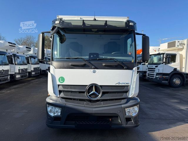Kühlkoffer-LKW MERCEDES-BENZ ANTOS 2535 L Kühlkoffer 9 m LBW 2,5 T*LENK