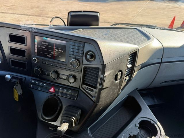 Kühlkoffer-LKW MERCEDES-BENZ ANTOS 2535 L Kühlkoffer 9 m LBW 2,5 T*LENK