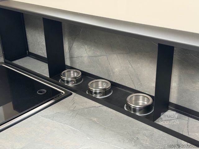 Entegre karavan MILLER M-Liner 1