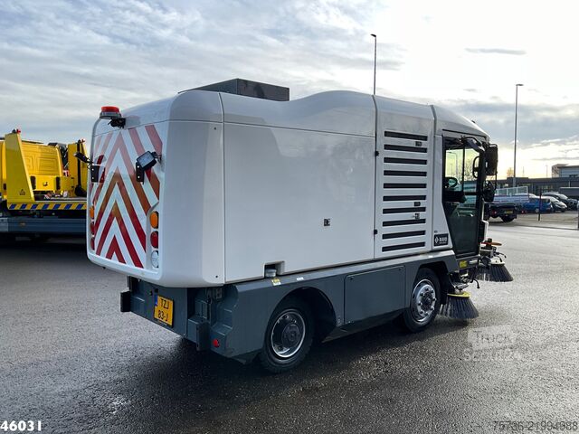 Veegmachine Ravo 540 CD Euro 6 with 3-rd brush