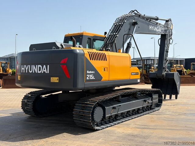 Pelle sur chenilles Hyundai R215L