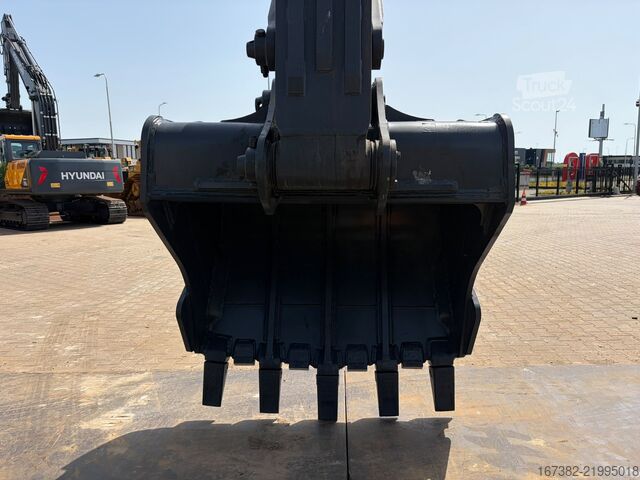 Pelle sur chenilles Hyundai R215L