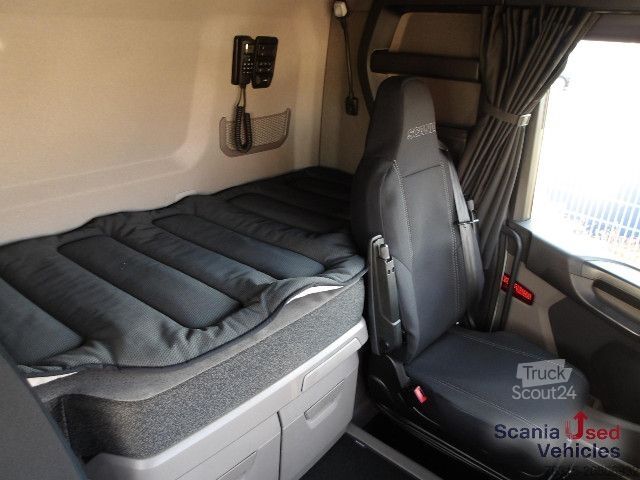 Cabeza tractora de gran volumen Scania R 460 EB - MEGA - HIGHLINE - 2x TANKs - ACC