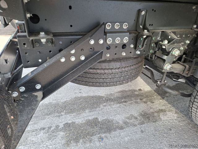 Savitarnos furgonas FUSO eCanter 4C15e 3-Sitzer Scattolini Kipper Staubox