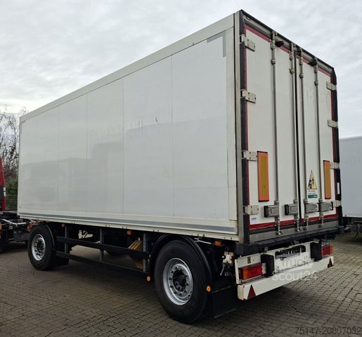 Rimorchio a cassetta SCHMITZ CARGOBULL 18 t 2-Achs Anhänger Koffer isoliert Portaltüren