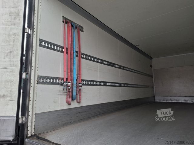 Rimorchio a cassetta SCHMITZ CARGOBULL 18 t 2-Achs Anhänger Koffer isoliert Portaltüren