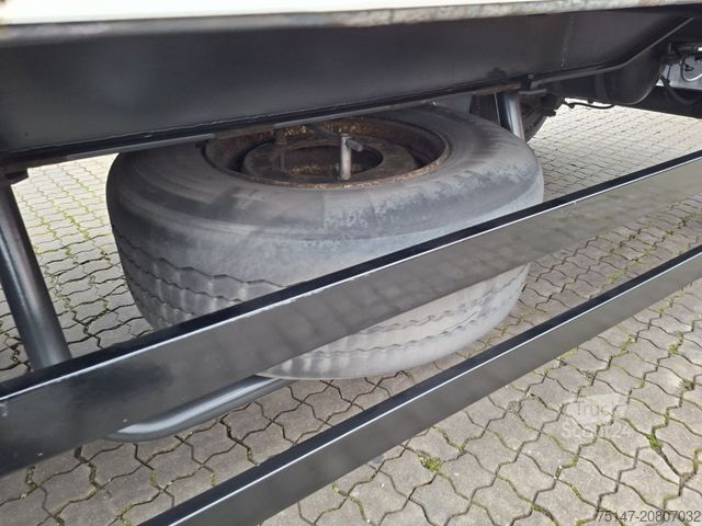 Rimorchio a cassetta SCHMITZ CARGOBULL 18 t 2-Achs Anhänger Koffer isoliert Portaltüren