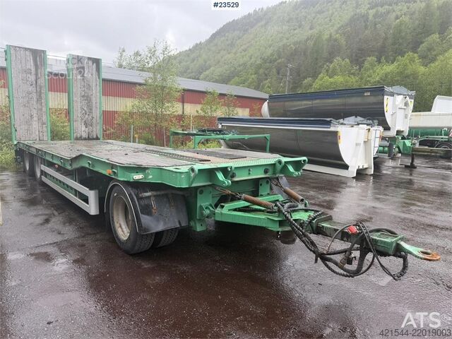 Låglastare Istrail 3 akslet machine trailer with hydraulic ramps