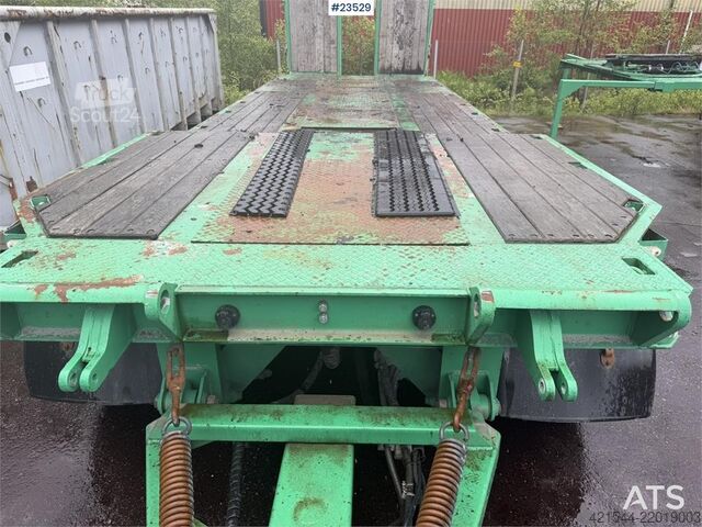 Låglastare Istrail 3 akslet machine trailer with hydraulic ramps
