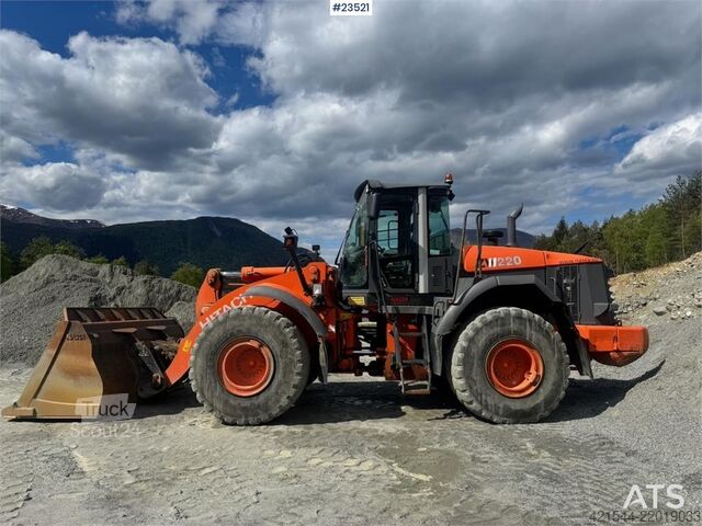Radlader Hitachi ZW220 Wheel Loader w/Bucket – Rebuilt Engine WATCH