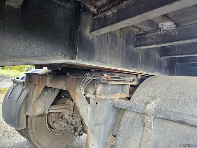 1995 JUMBO DO 300 S / 2 gestuurde assen / BPW-trommelremmen / dubbellucht / liftas JUMBO DO 300 S/   2 X STEERING /BPW DRUM / DOUBLE TIR...