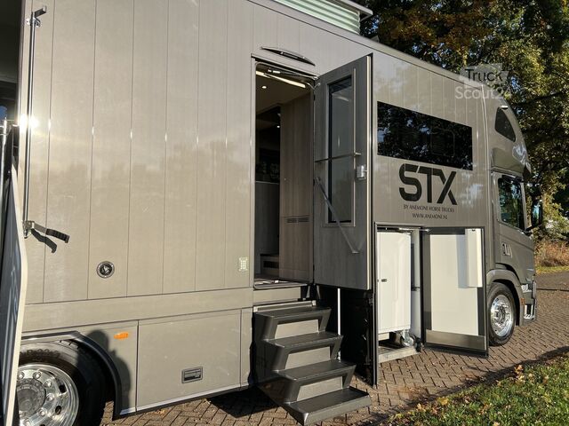 Paarden transport Scania P420 Luxury-line met pop-up en pop-out. id 69