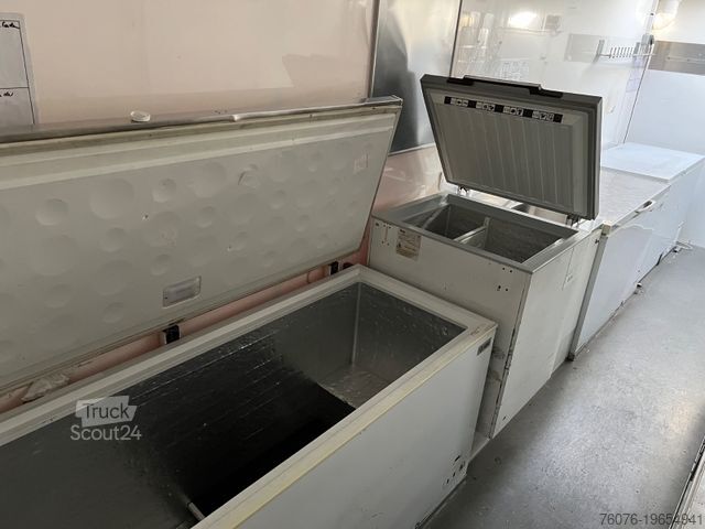 Furgon personalizat IVECO 70C17 Fleisch Theke Solar Heizung Kühler Kamera