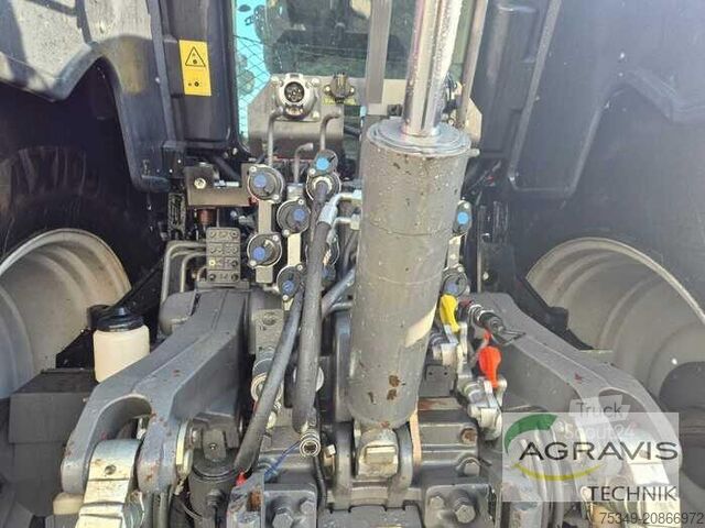 Udvari rakodó Massey Ferguson MF 8727 DYNA-VT