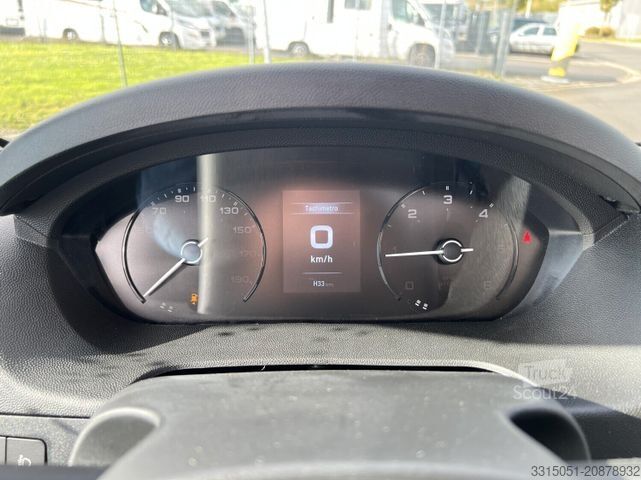 Półzintegrowany kamper CORIGON T Advanced 750 LS Automatik+Solar+Markis+Etrusco