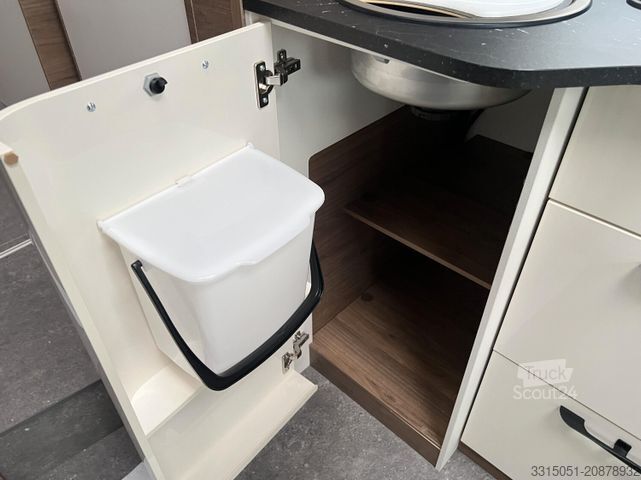 Półzintegrowany kamper CORIGON T Advanced 750 LS Automatik+Solar+Markis+Etrusco