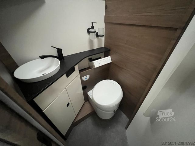 Półzintegrowany kamper CORIGON T Advanced 750 LS Automatik+Solar+Markis+Etrusco