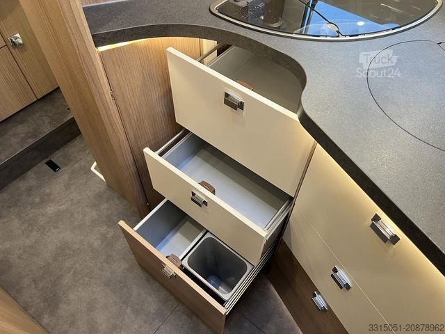 Polintegriran avtodom MALIBU T 500 RB QB MJ25+ACC+Markise+Backo.+Kaffeem.