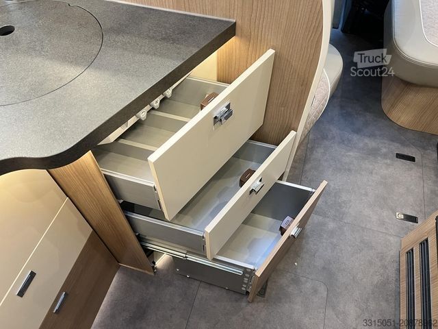 Polintegriran avtodom MALIBU T 500 RB QB MJ25+ACC+Markise+Backo.+Kaffeem.