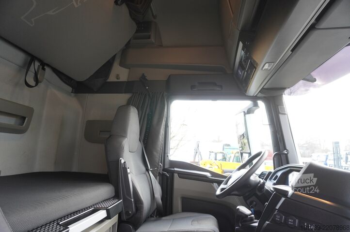 Ťahač + chladiarenský náves MAN TGX 18.510 E6 4×2 tractor unit & trailer
