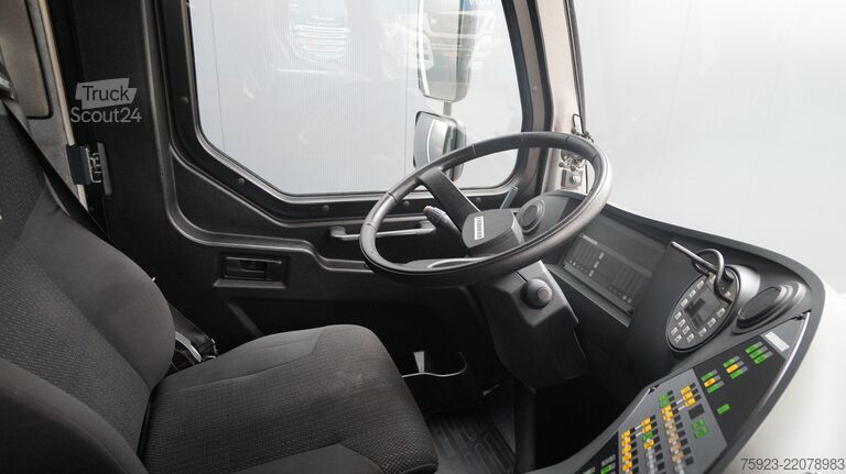 Autokrāna kravas automašīna Liebherr LTM 1050-3.1