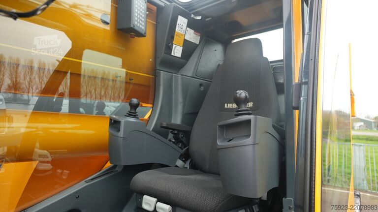 Autokrāna kravas automašīna Liebherr LTM 1050-3.1