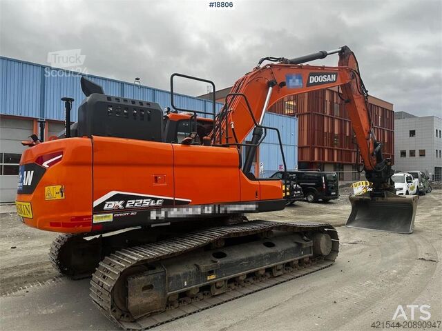Lánctalpas kotrógép Doosan DX225LC