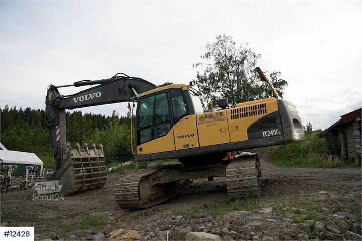 Bæltegraver Volvo EC240CL Crawler Excavator with 2 Buckets