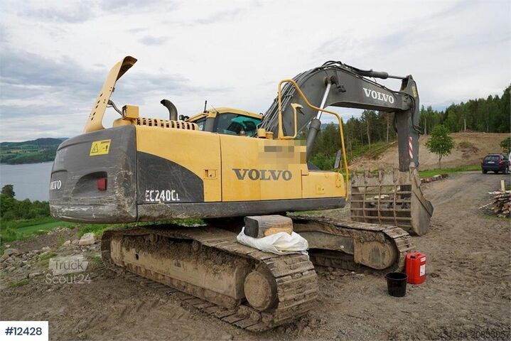 Koparka gąsienicowa Volvo EC240CL Crawler Excavator with 2 Buckets