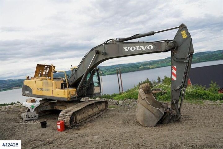 Excavator pe șenile Volvo EC240CL Crawler Excavator with 2 Buckets