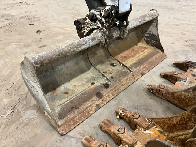 Minikoparka Bobcat E 17