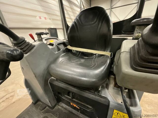 Minikoparka Bobcat E 17