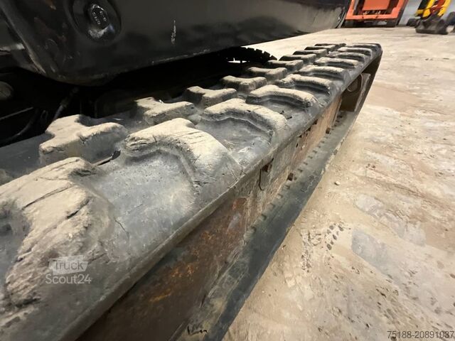 Minikoparka Bobcat E 17