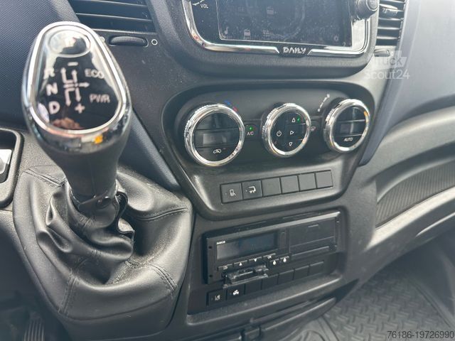 Chasis de furgoneta IVECO Daily 70 C 18 2 x Fahrgestell 3.0 Automatik