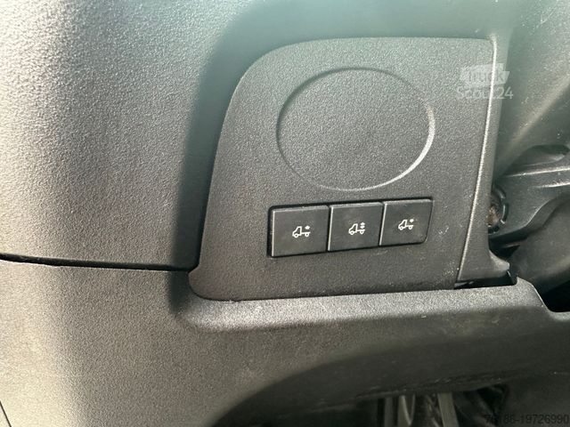 Chasis de furgoneta IVECO Daily 70 C 18 2 x Fahrgestell 3.0 Automatik