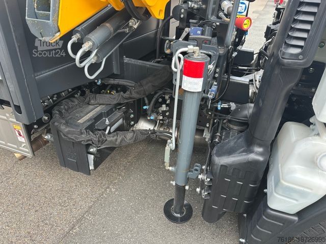 Pick-up van MITSUBISHI Canter Fuso 3C15 mit Kran NEU SOFORT