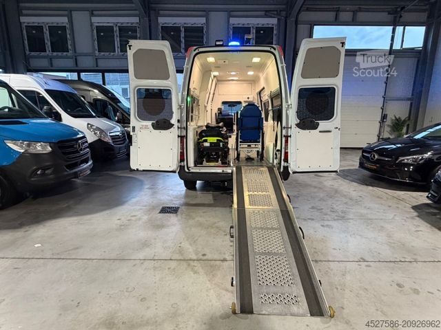 Feuerwehrfahrzeug FORD Transit 2.2L *RTW*KTW*KRANKENWAG*LIEGE+STUHL
