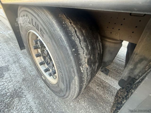 Otevřený návěs s plachtou SCHMITZ CARGOBULL SCB S3 MEGA 2xLift 435/50R19,5 1A Zustand