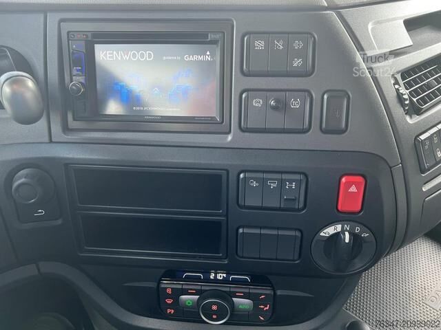 Standard nyergesvontató DAF XF 530 FT SSC Retarder Standklima Navigation