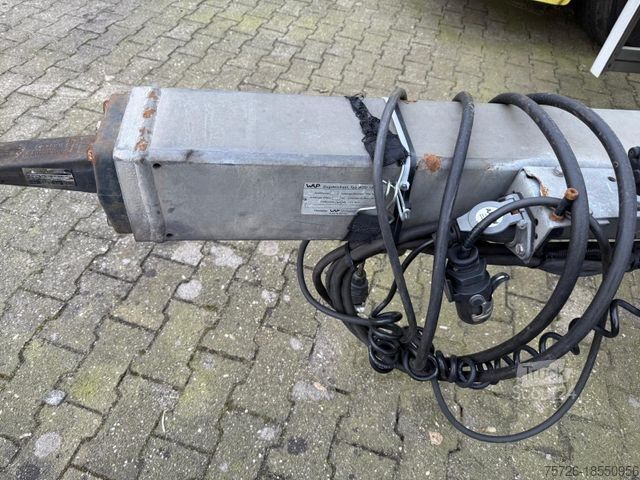 Kofferanhänger  Clausing,Brandschaden bed. Fahrbe