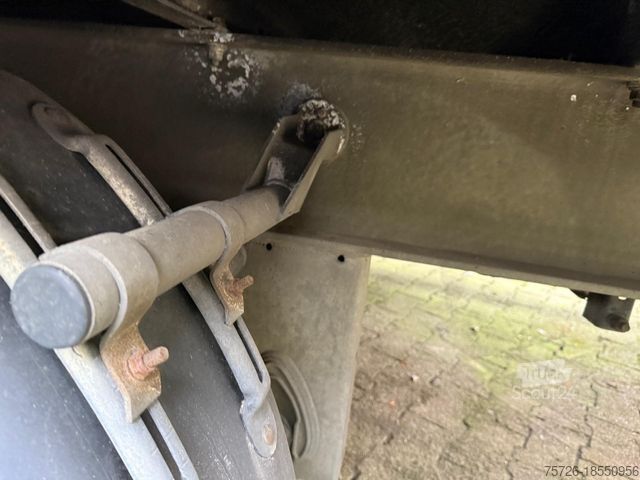 Kofferanhänger  Clausing,Brandschaden bed. Fahrbe