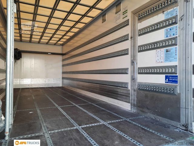 Camião de caixa fechada MERCEDES-BENZ 1824 L ACTROS Koffer 7,35 m mit Tür + LBW 2t