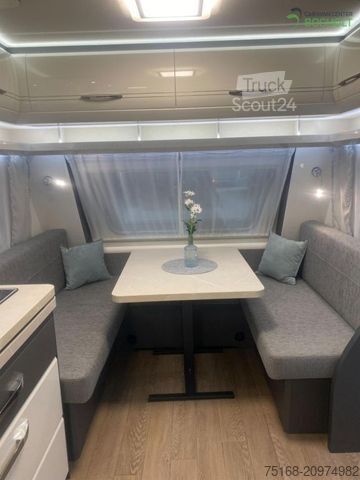 Caravane HOBBY Excellent 495 WFB Modell 2026 / 1800 kg