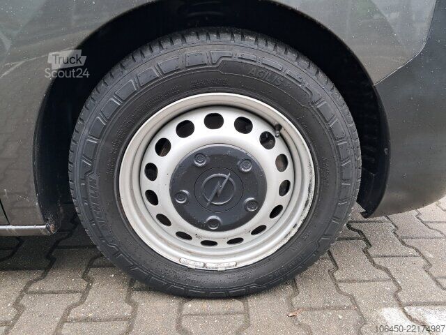 Микробус Opel Vivaro Kombi 1.5 D L 9-Sitzer Klima DAB-Tuner