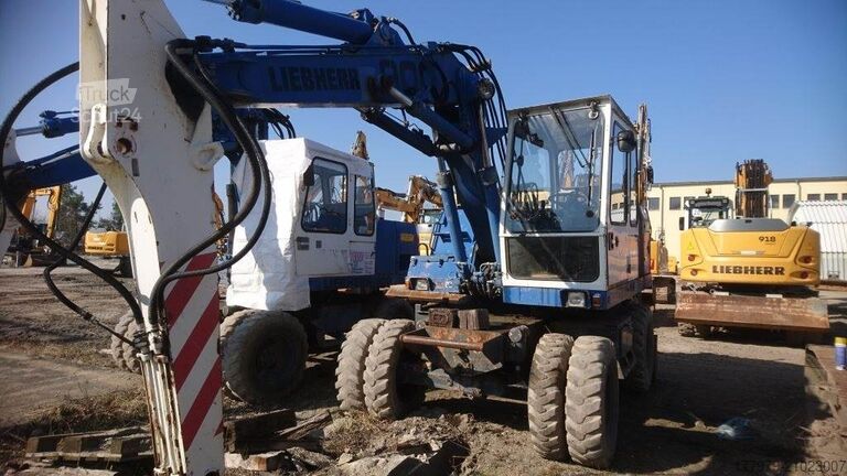 حفار متحرك LIEBHERR A900
