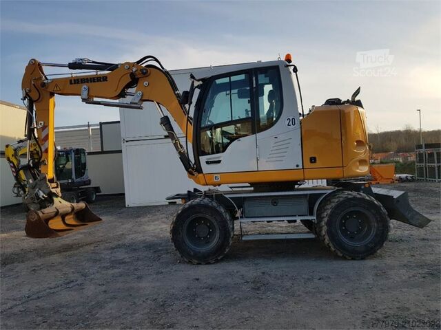 حفار متحرك LIEBHERR A910 Compact
