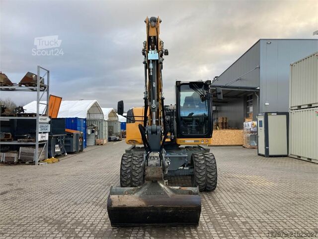 حفار متحرك LIEBHERR A910 Compact